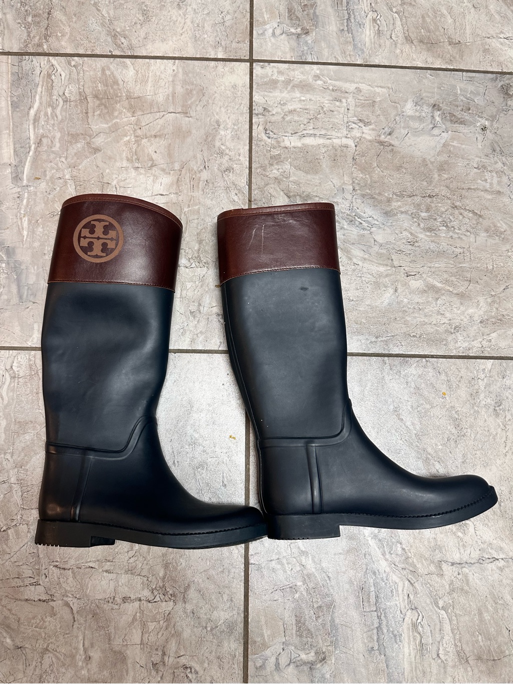 Tory Burch Diana Classic Tall Rubber Rain Boots Size 8 Logo Black Brown Logo